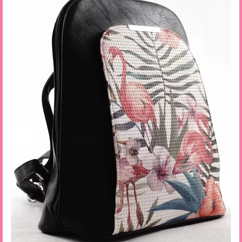 Női hátitáska elején virágmintával, fekete, műbőr shoppertaska-hu 3